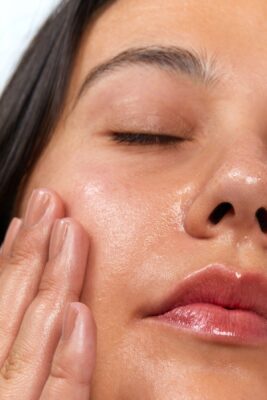 Da dầu là gì? Cách nhận biết da dầu